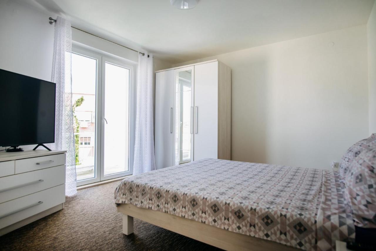 Sunnynest Apartment - 3Br Apt With Free Parking & Wi-Fi, Close To Lapad Bay Beach Dubrovnik Exterior photo